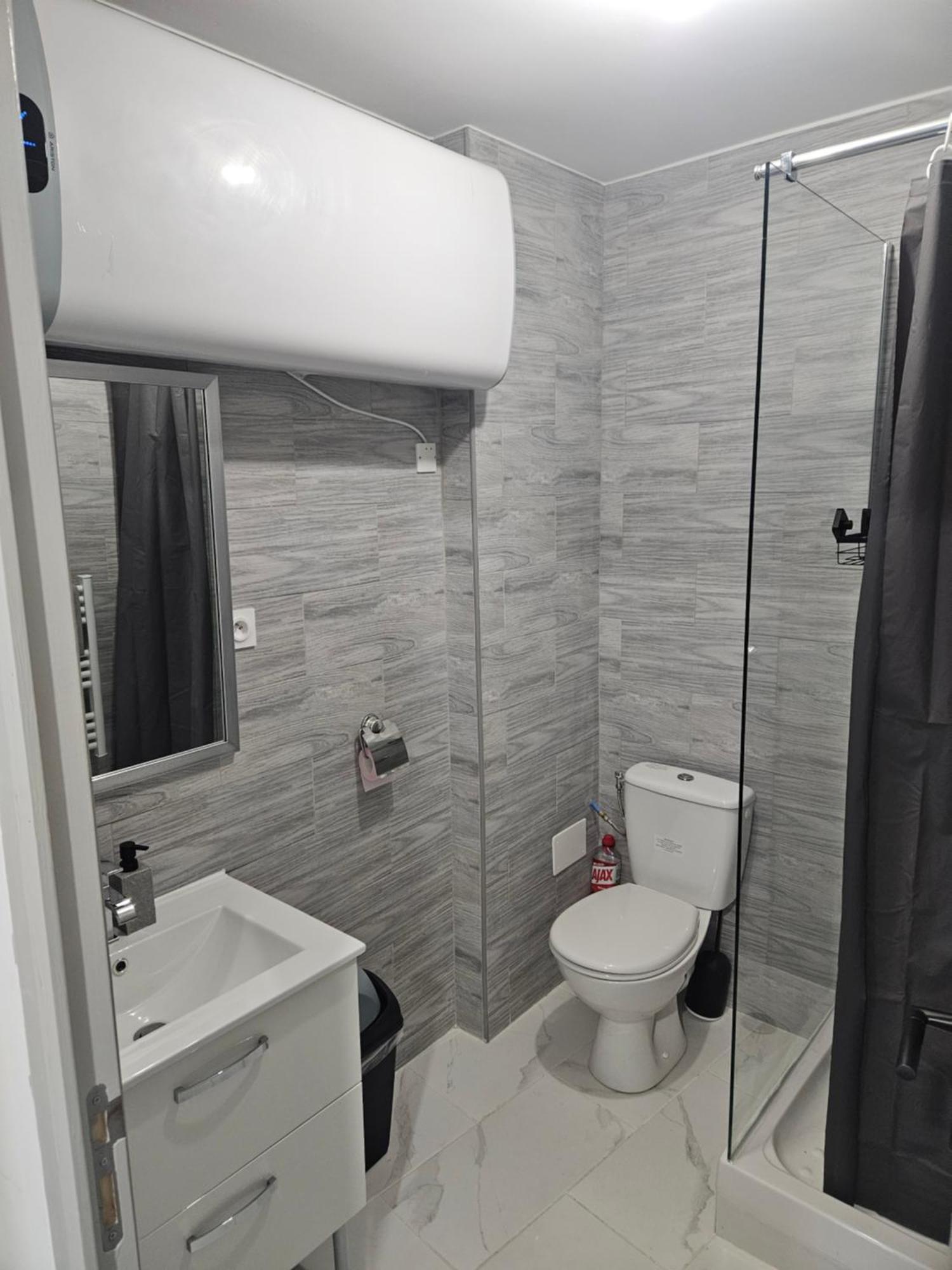 Apartamento T2 Moderne, Calme Et Entierement Renove. Béziers Exterior foto